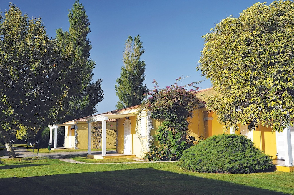 Hotel Club Cala Fiorita — Hotel building in Budoni, Sardinia