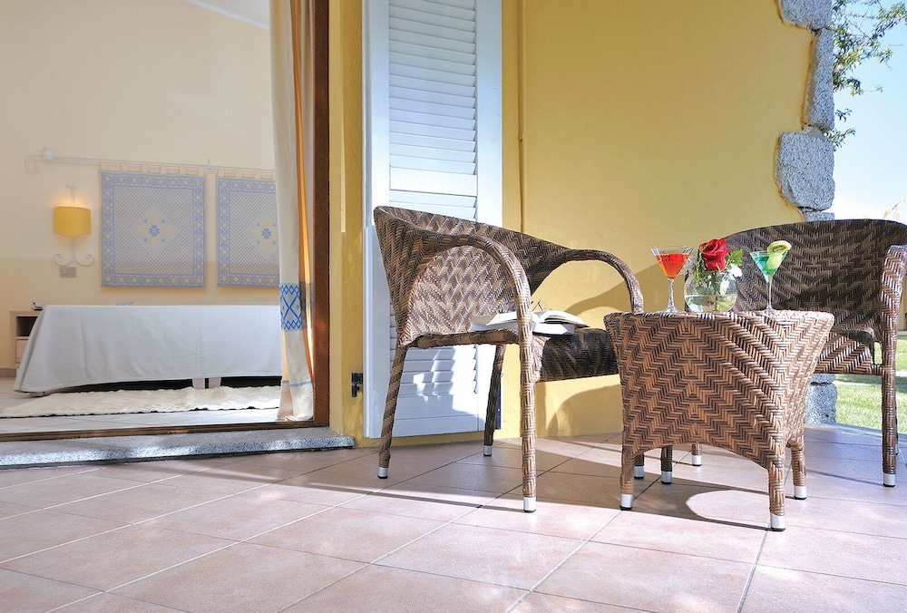 Hotel Club Cala Fiorita — Hotel rooms in Budoni, Sardinia