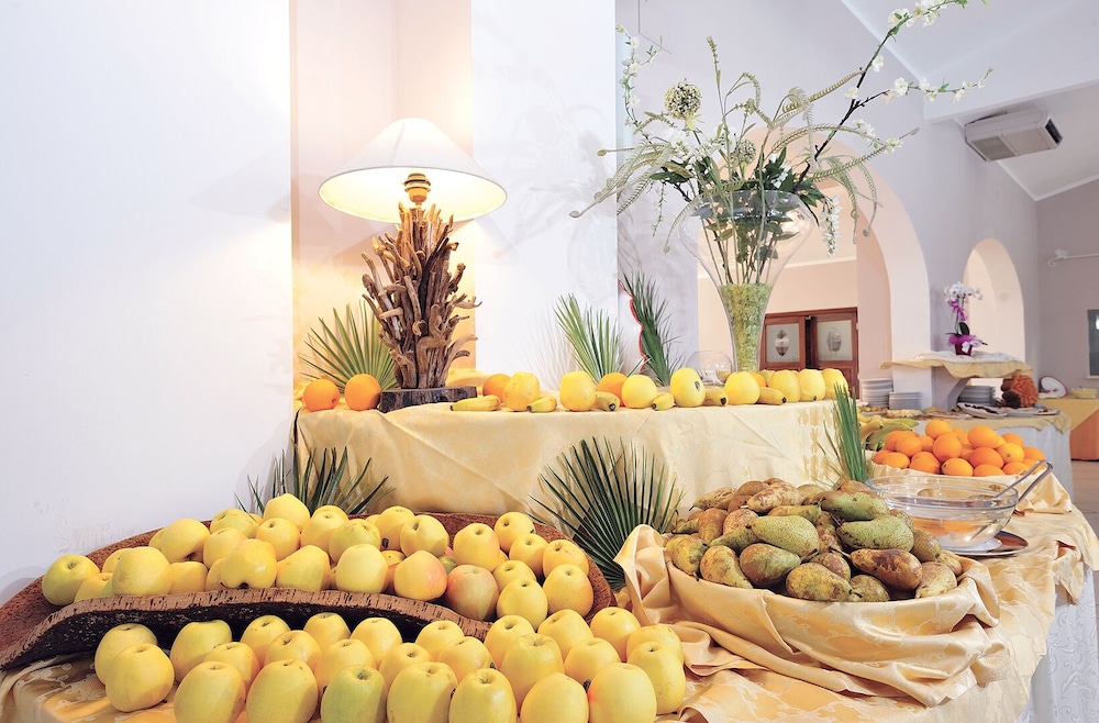 Hotel Club Cala Fiorita — Restaurant & bars in Budoni, Sardinia