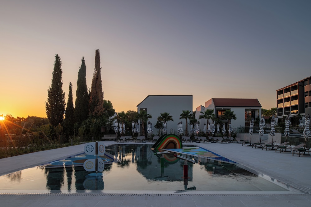 Molum Hotel & Residences — Swimming pool in Sveti Filip i Jakov, Zadar