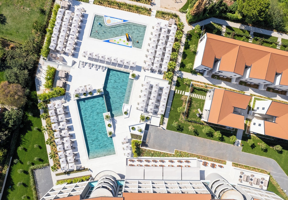 Molum Hotel & Residences — Swimming pool in Sveti Filip i Jakov, Zadar