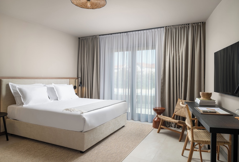 Molum Hotel & Residences — Hotel rooms in Sveti Filip i Jakov, Zadar