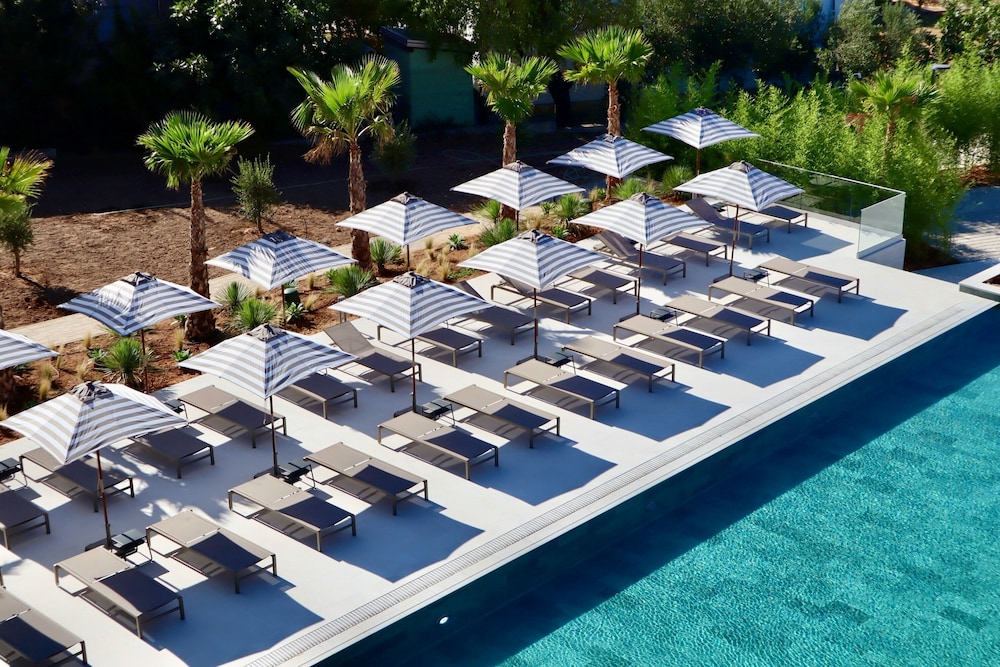 Molum Hotel & Residences — Swimming pool in Sveti Filip i Jakov, Zadar
