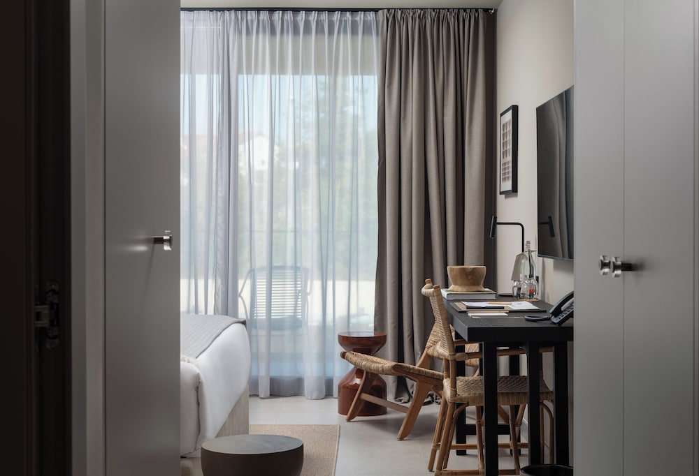 Molum Hotel & Residences — Hotel rooms in Sveti Filip i Jakov, Zadar