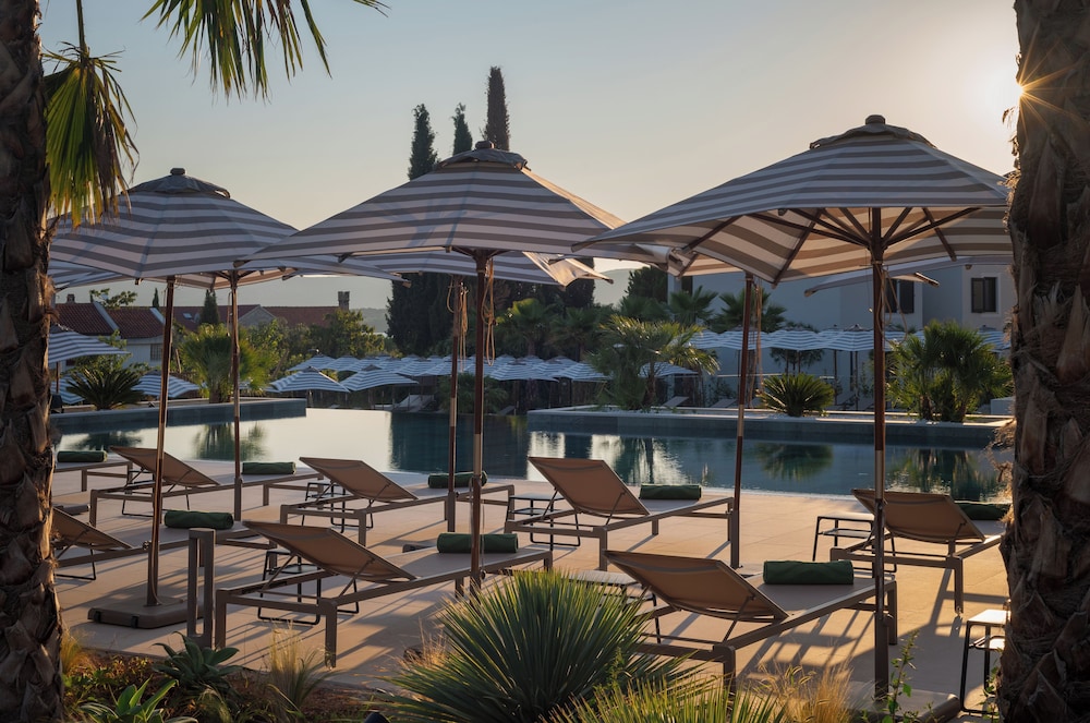 Molum Hotel & Residences — Swimming pool in Sveti Filip i Jakov, Zadar