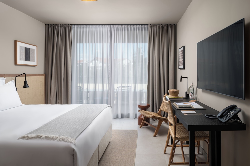 Molum Hotel & Residences — Hotel rooms in Sveti Filip i Jakov, Zadar