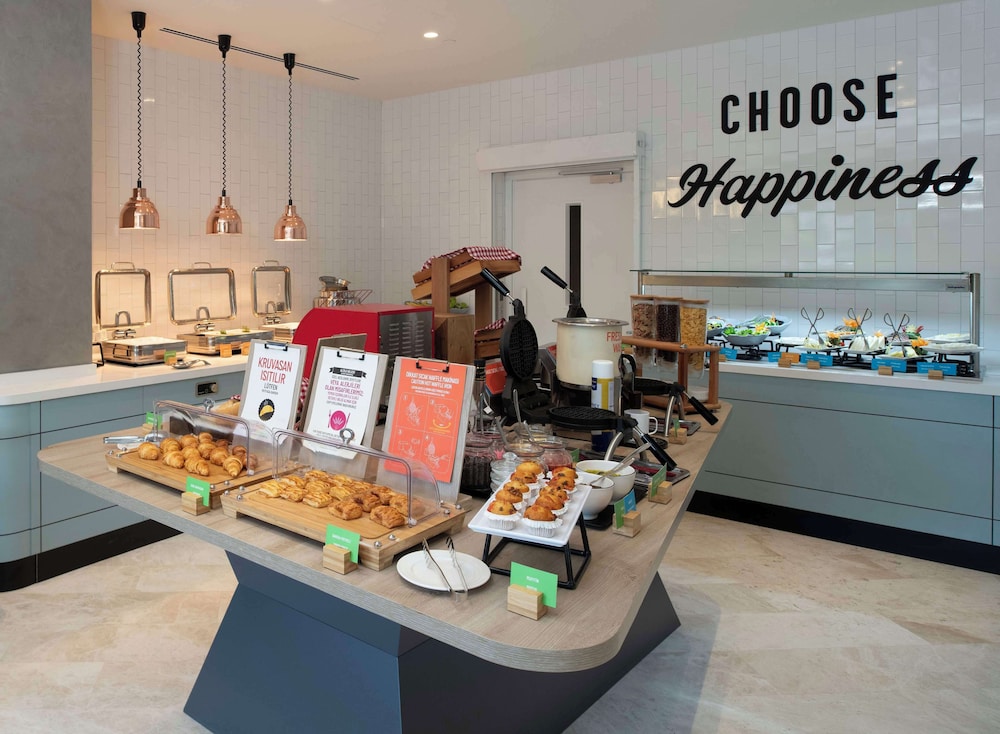 Hampton By Hilton Istanbul Merter — Restaurant & bars in Istanbul, Istanbul