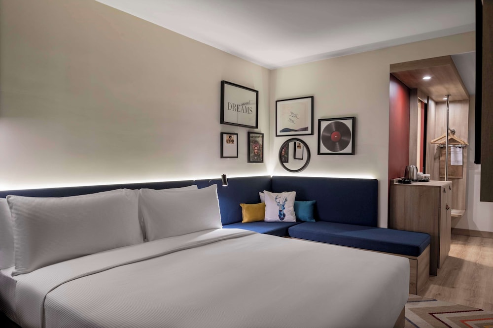 Hampton By Hilton Istanbul Merter — Hotel rooms in Istanbul, Istanbul