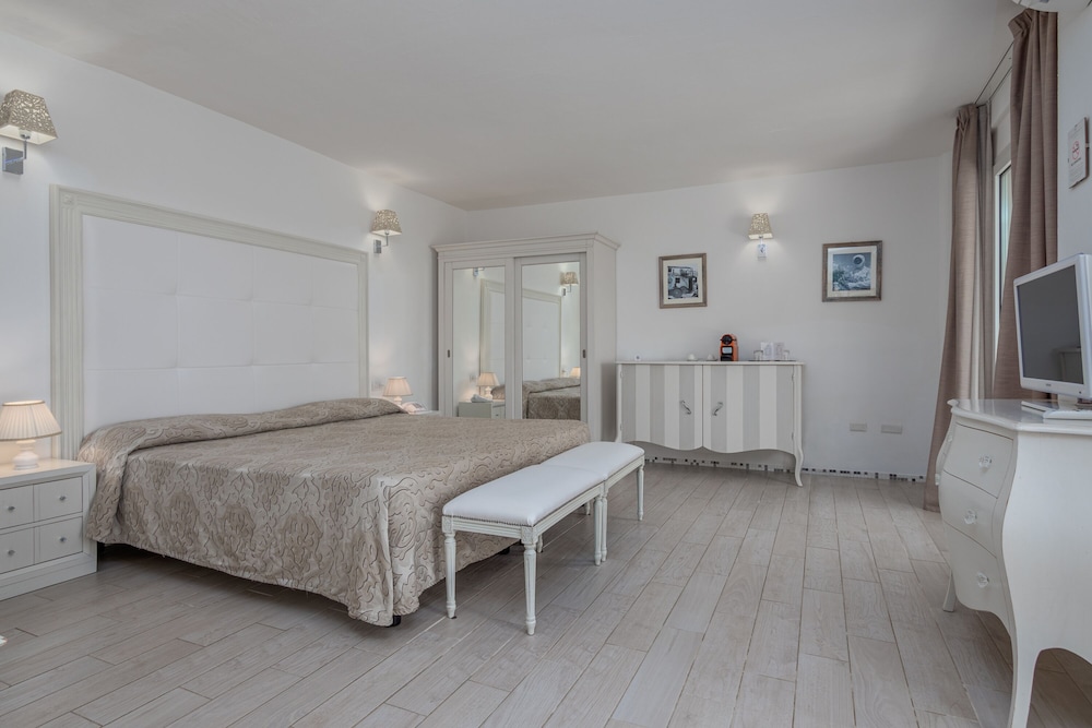 The Pelican Beach Resort & SPA - Adults Only — Hotel rooms in Olbia, Sardinia