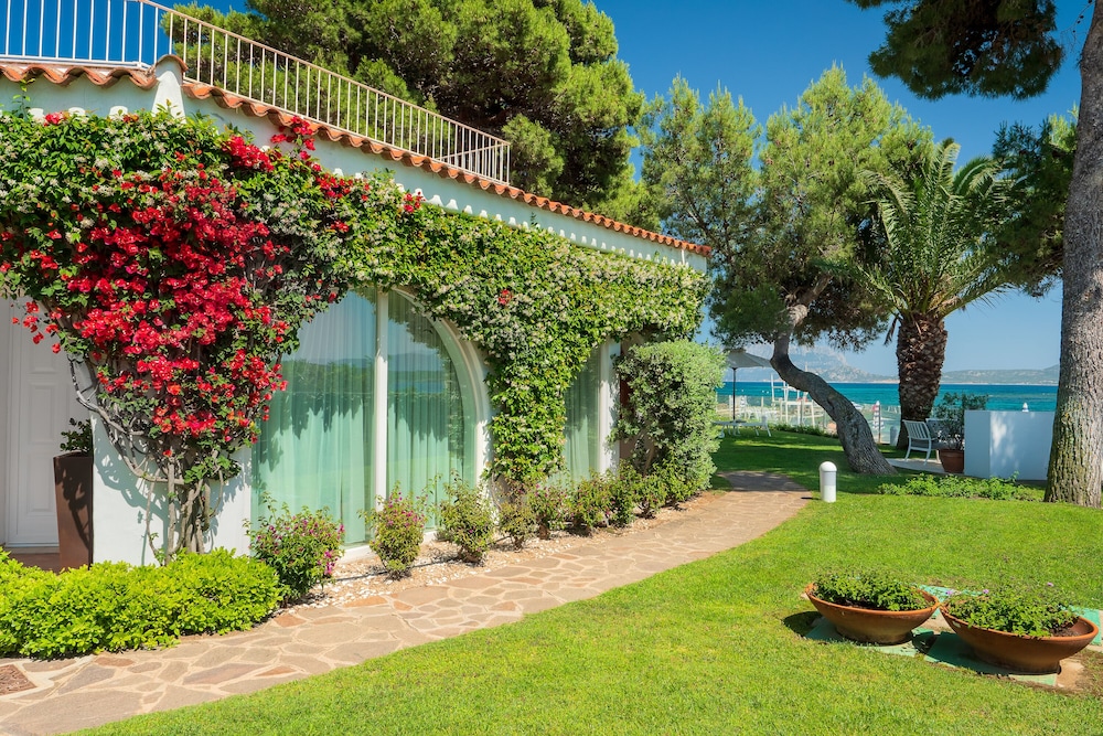 The Pelican Beach Resort & SPA - Adults Only — Hotel building in Olbia, Sardinia