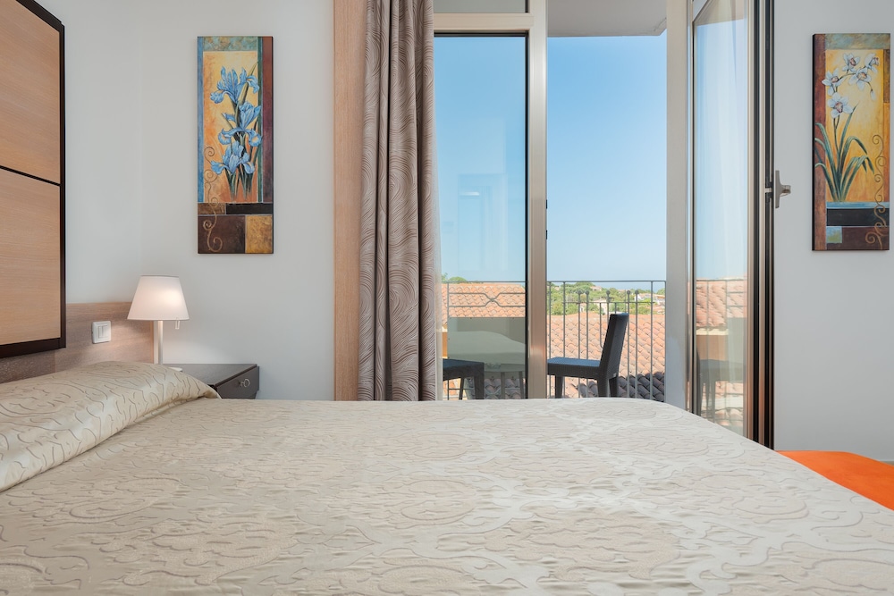 The Pelican Beach Resort & SPA - Adults Only — Hotel rooms in Olbia, Sardinia