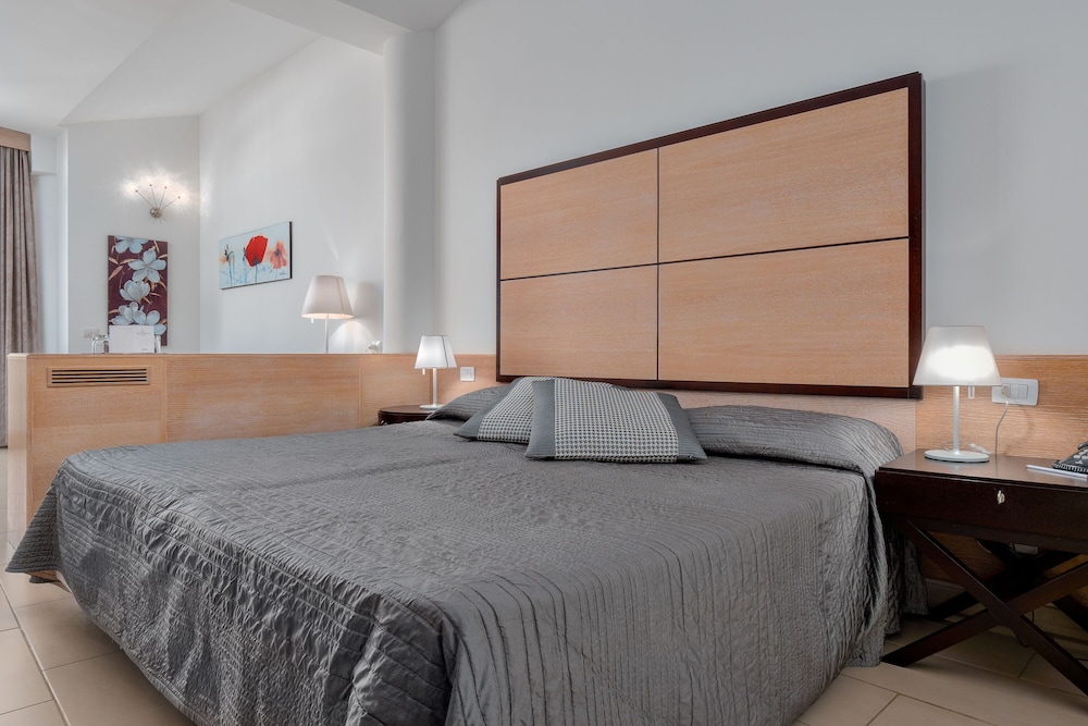The Pelican Beach Resort & SPA - Adults Only — Hotel rooms in Olbia, Sardinia
