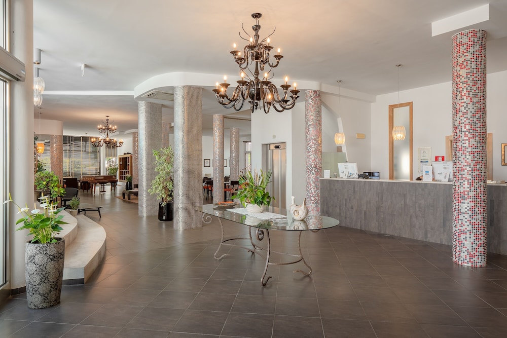 The Pelican Beach Resort & SPA - Adults Only — Hotel building in Olbia, Sardinia