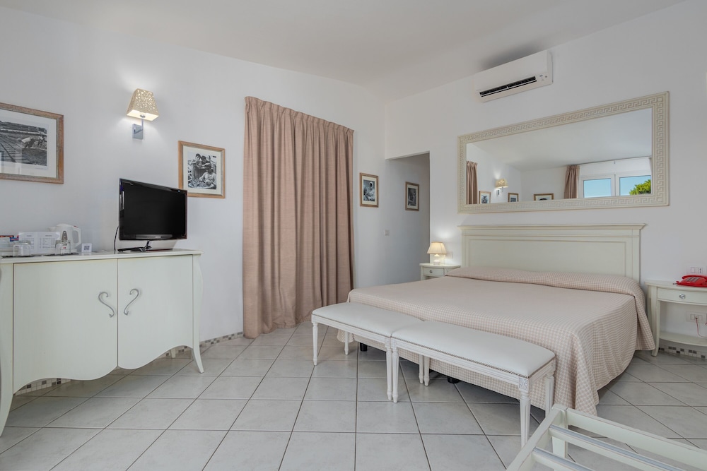 The Pelican Beach Resort & SPA - Adults Only — Hotel rooms in Olbia, Sardinia