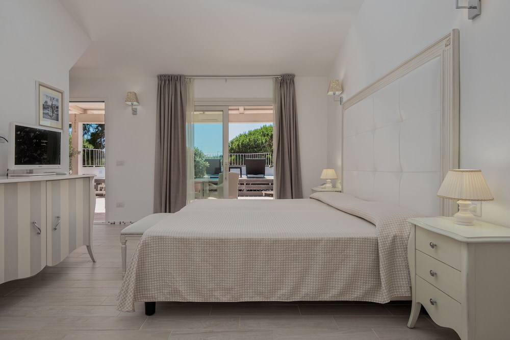 The Pelican Beach Resort & SPA - Adults Only — Hotel rooms in Olbia, Sardinia