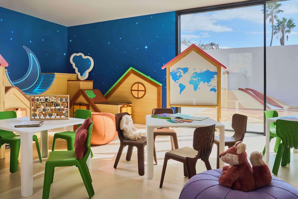 Royal Hideaway Corales Villas — Attractions for children in Costa Adeje, Canary Islands