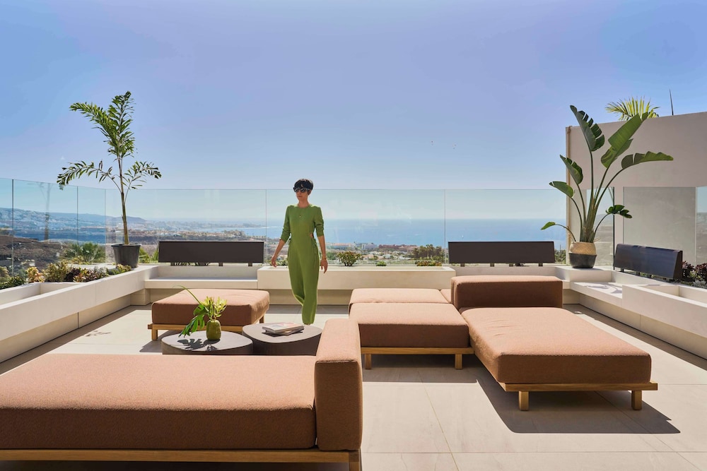 Royal Hideaway Corales Villas — Hotel building in Costa Adeje, Canary Islands