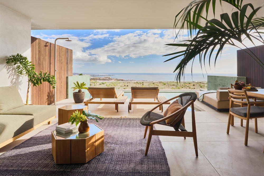 Royal Hideaway Corales Villas — Swimming pool in Costa Adeje, Canary Islands