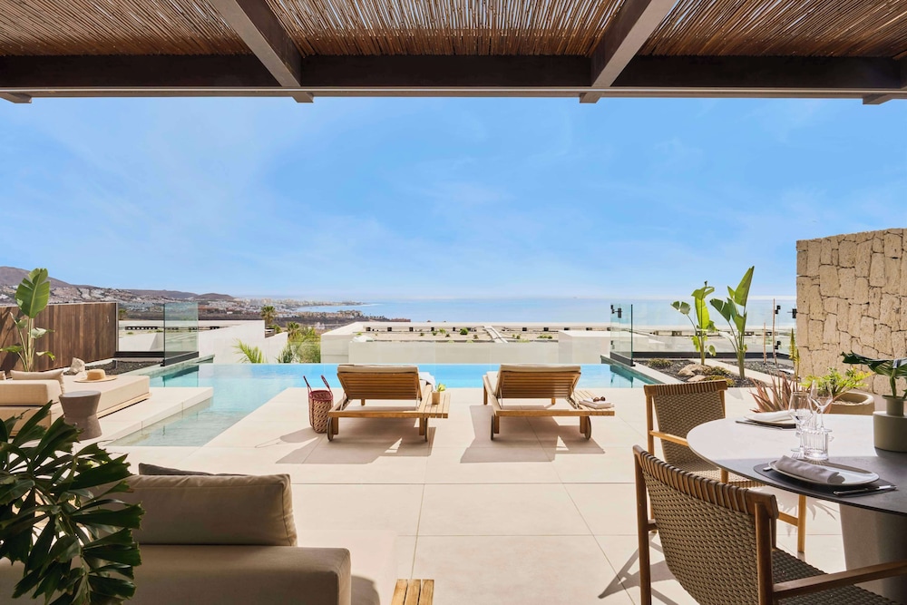 Royal Hideaway Corales Villas — Swimming pool in Costa Adeje, Canary Islands