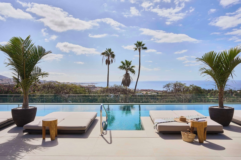Royal Hideaway Corales Villas — Swimming pool in Costa Adeje, Canary Islands