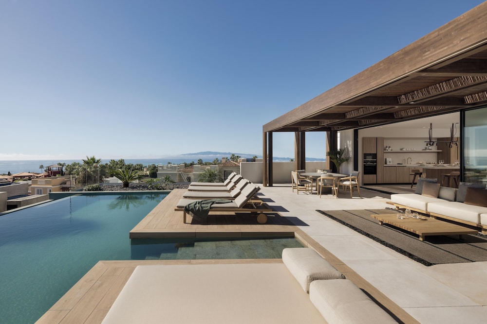 Royal Hideaway Corales Villas — Swimming pool in Costa Adeje, Canary Islands