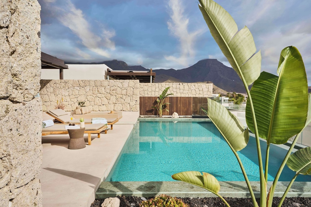 Royal Hideaway Corales Villas — Swimming pool in Costa Adeje, Canary Islands