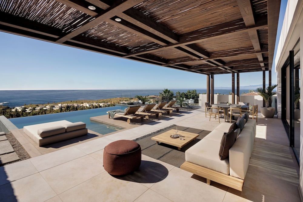 Royal Hideaway Corales Villas — Swimming pool in Costa Adeje, Canary Islands
