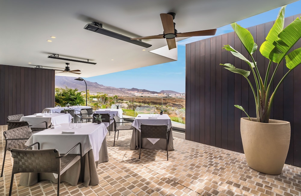 Royal Hideaway Corales Villas — Restaurant & bars in Costa Adeje, Canary Islands