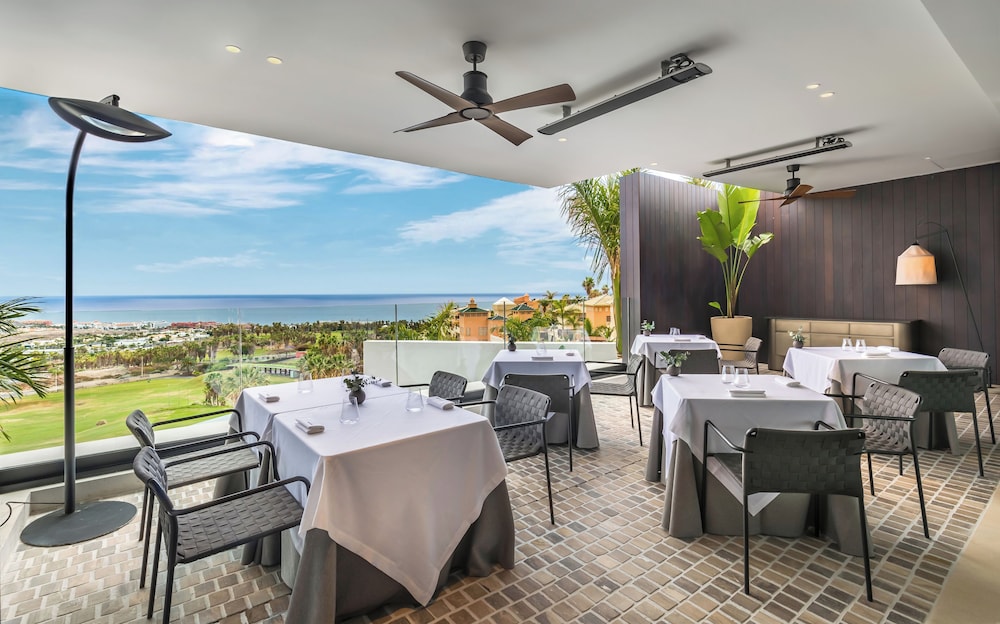Royal Hideaway Corales Villas — Restaurant & bars in Costa Adeje, Canary Islands