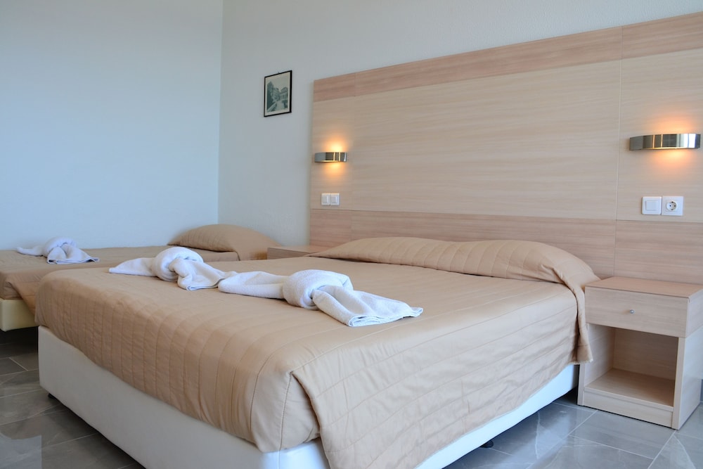 Alexandros Hotel -  All Inclusive — Hotel rooms in Perama (Corfu), Ionian Islands