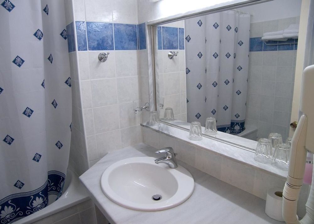 Alexandros Hotel -  All Inclusive — Hotel rooms in Perama (Corfu), Ionian Islands