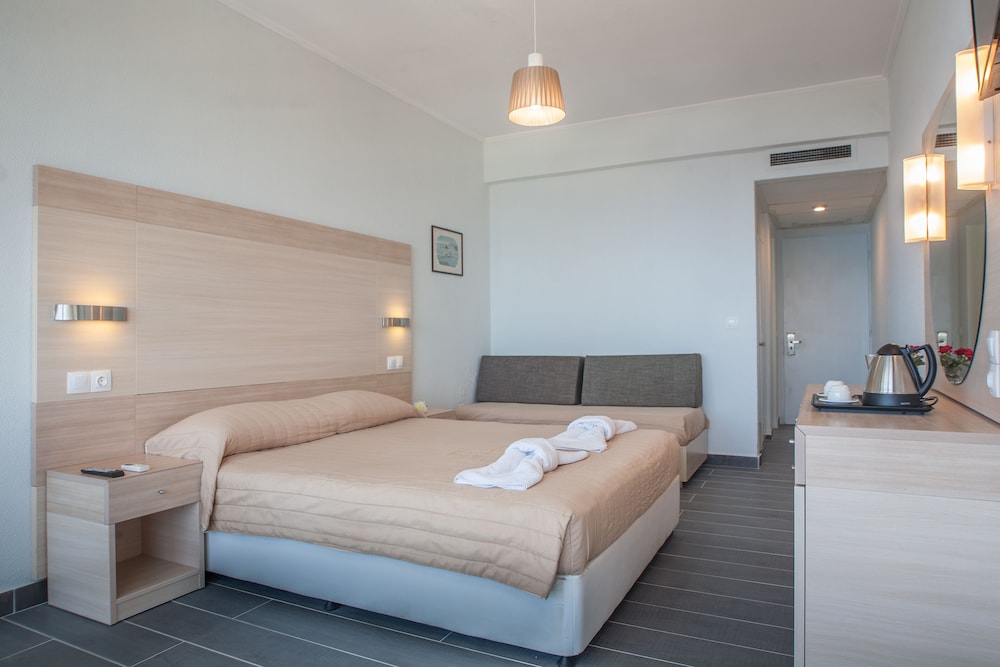 Alexandros Hotel -  All Inclusive — Hotel rooms in Perama (Corfu), Ionian Islands