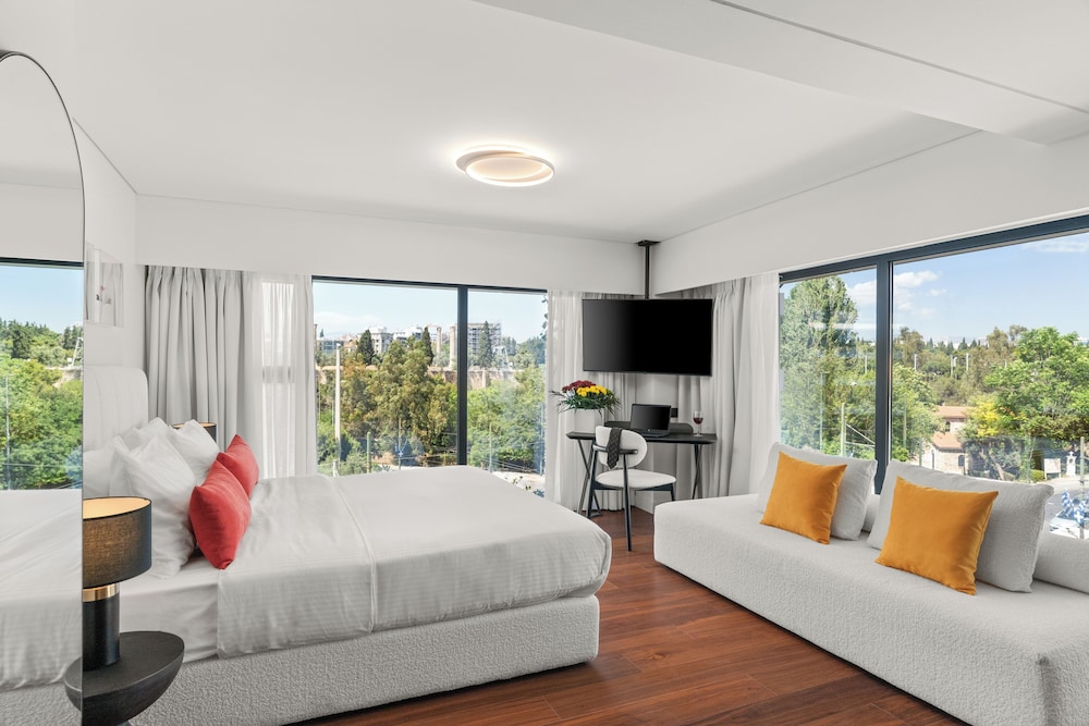 The Athenaeum Luxury Hotel — Hotel rooms in Athens, Attica