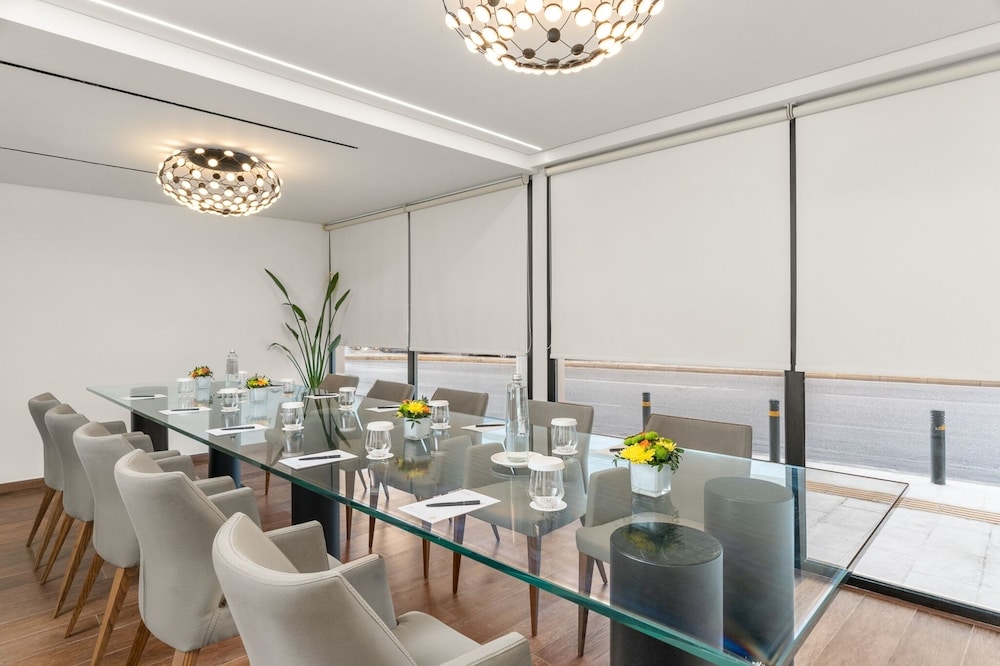 The Athenaeum Luxury Hotel — Restaurant & bars in Athens, Attica