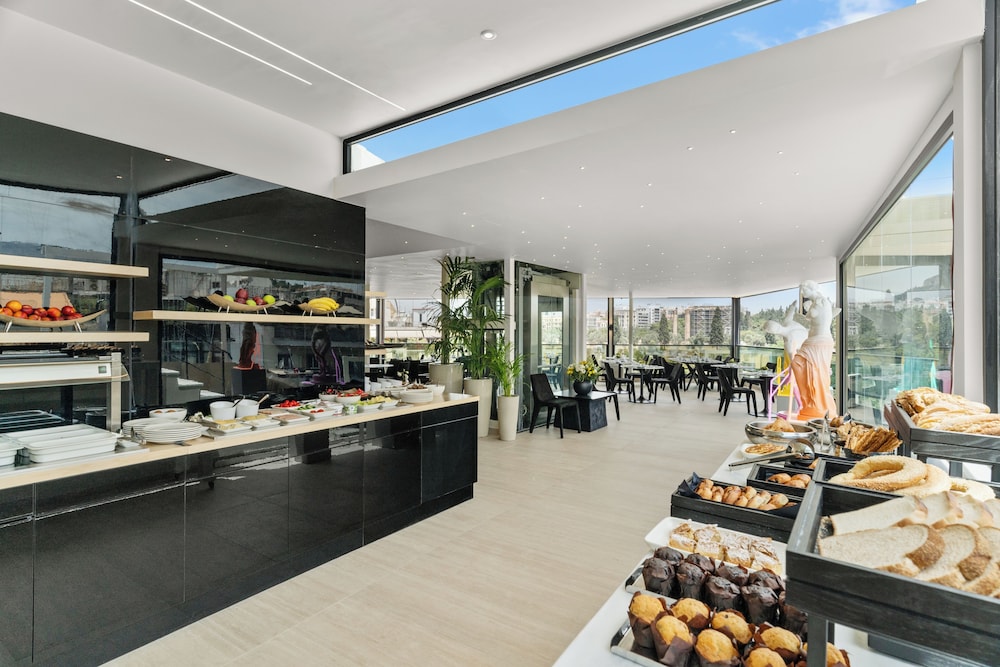 The Athenaeum Luxury Hotel — Restaurant & bars in Athens, Attica