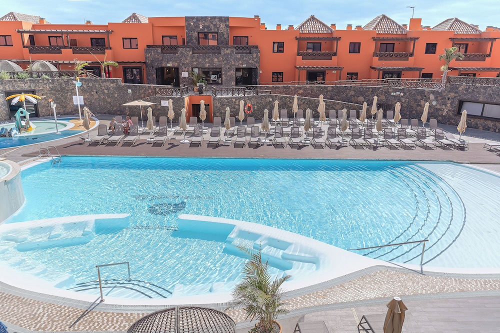 Arena Castillo — Swimming pool in Costa de Antigua, Canary Islands
