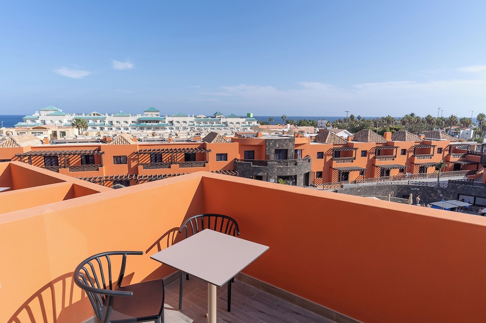 Arena Castillo — Hotel building in Costa de Antigua, Canary Islands