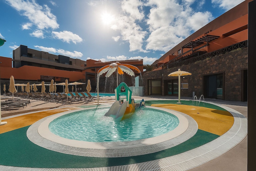 Arena Castillo — Attractions for children in Costa de Antigua, Canary Islands
