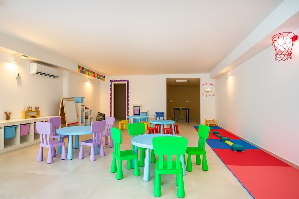 Arena Castillo — Attractions for children in Costa de Antigua, Canary Islands