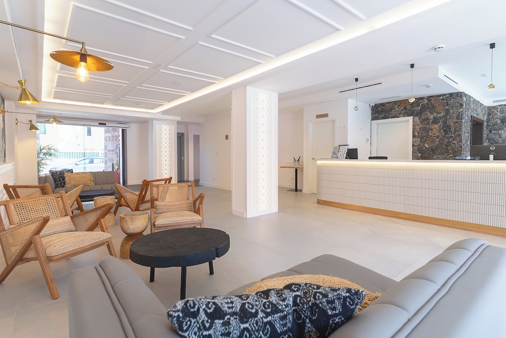 Arena Castillo — Hotel building in Costa de Antigua, Canary Islands