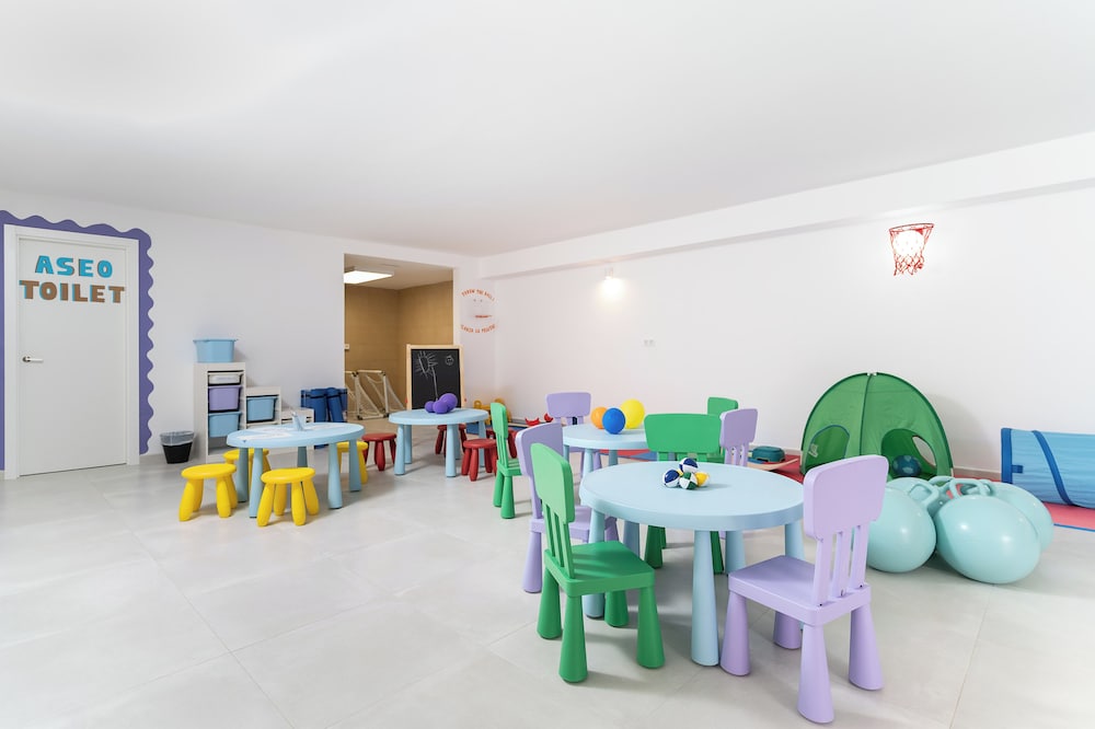 Arena Castillo — Attractions for children in Costa de Antigua, Canary Islands