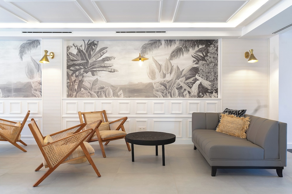 Arena Castillo — Hotel building in Costa de Antigua, Canary Islands