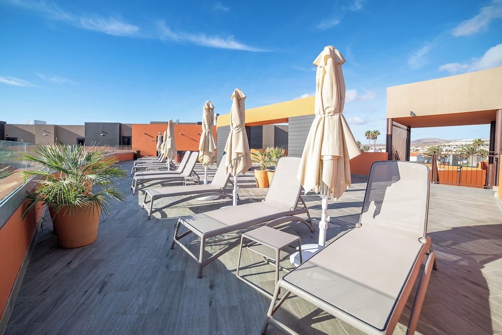 Arena Castillo — Hotel building in Costa de Antigua, Canary Islands