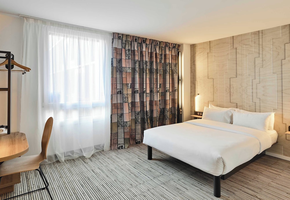 B&B Hotel Marne-La-Vallée Val D'Europe — Hotel rooms in Disneyland Paris, Ile-de-France