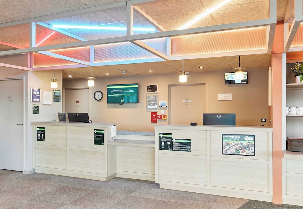 B&B Hotel Marne-La-Vallée Val D'Europe — Hotel building in Disneyland Paris, Ile-de-France