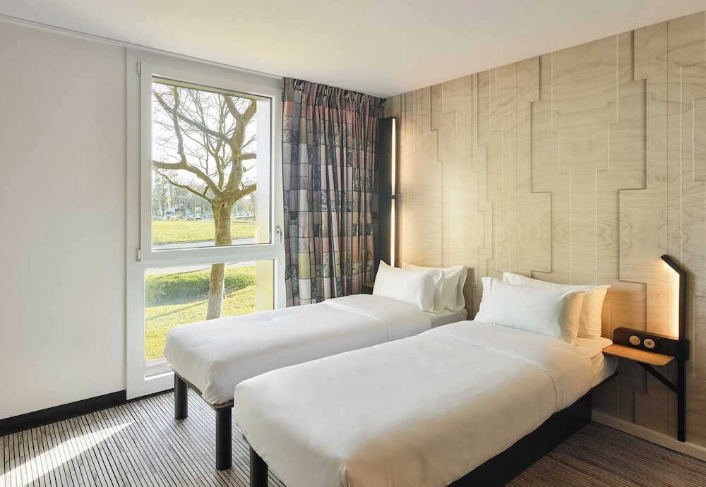 B&B Hotel Marne-La-Vallée Val D'Europe — Hotel rooms in Disneyland Paris, Ile-de-France