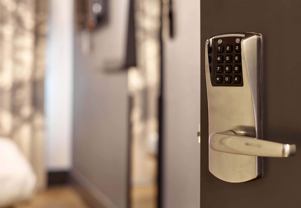 B&B Hotel Marne-La-Vallée Val D'Europe — Hotel rooms in Disneyland Paris, Ile-de-France