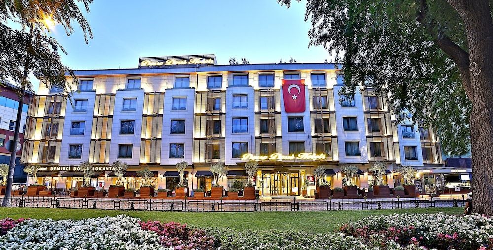 Dosso Dossi Hotels & Spa Downtown