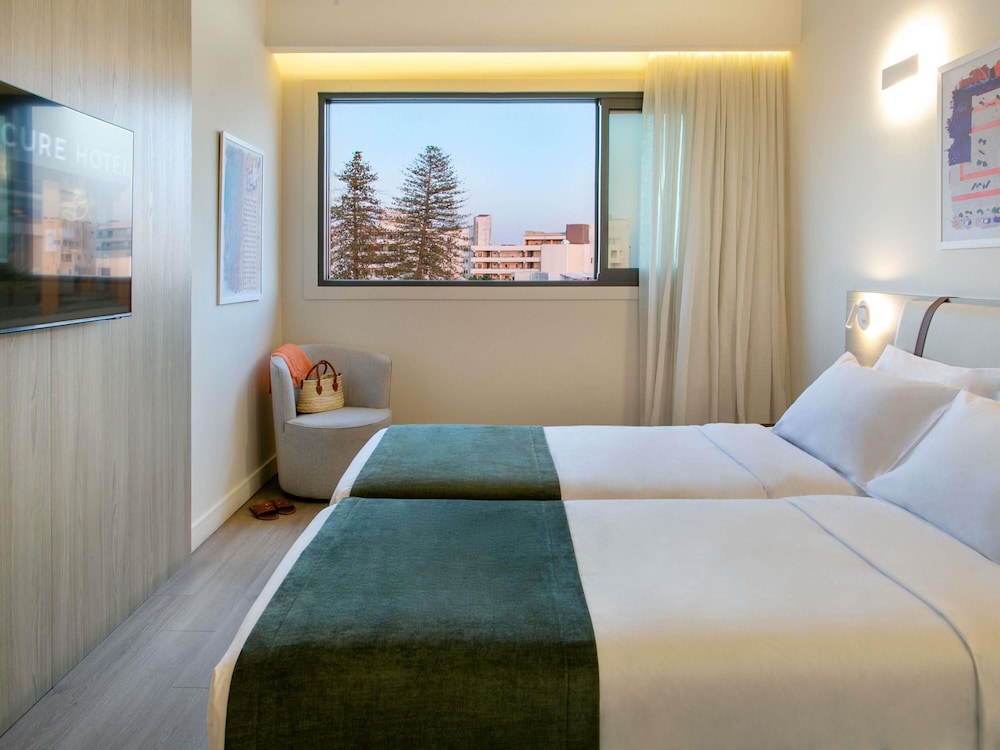 Mercure Larnaca Finikoudes Beach — Hotel rooms in Larnaca, Larnaca Region