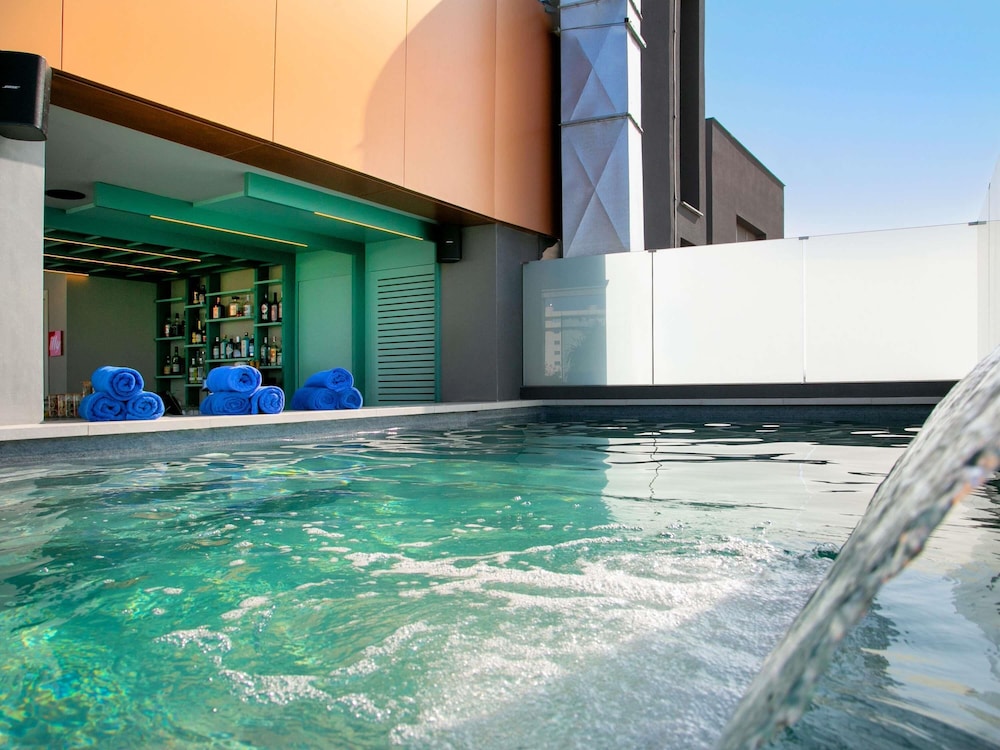 Mercure Larnaca Finikoudes Beach — Swimming pool in Larnaca, Larnaca Region